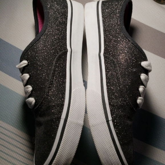 Arizona Jean's Sneakers - Picture 2 of 3